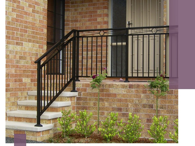Уличные перила из металла под ключ в Геленджике