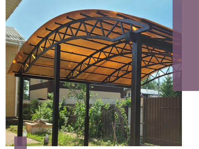 Изготовление навесов под ключ в Геленджике из качественных материалов