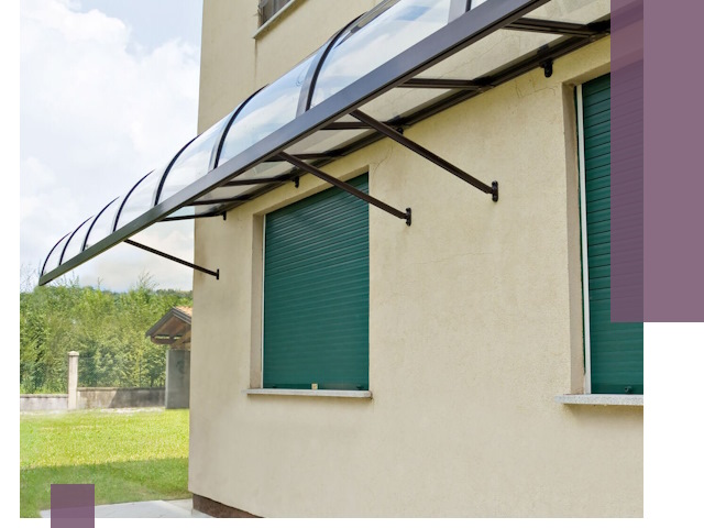 Козырьки над окнами в Геленджике — изготовление и монтаж по выгоде