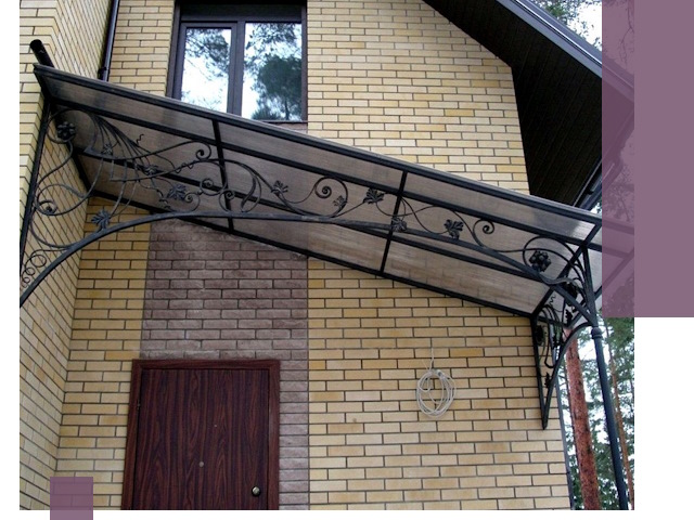 Односкатные козырьки из металла под ключ в Геленджике